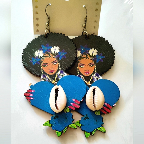 NEW Hand-painted Wood Earrings Featuring Cowries! 3". Handcrafted Items. Blue. - Picture 2 of 4